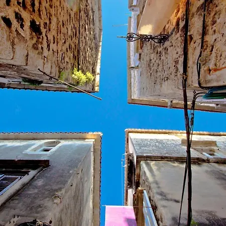In Mastrinka With Loggia, Air Conditioning, Wifi 5159-2 * Trogir