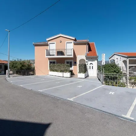 In Mastrinka With Loggia, Air Conditioning, Wifi 5159-2 Apartamento