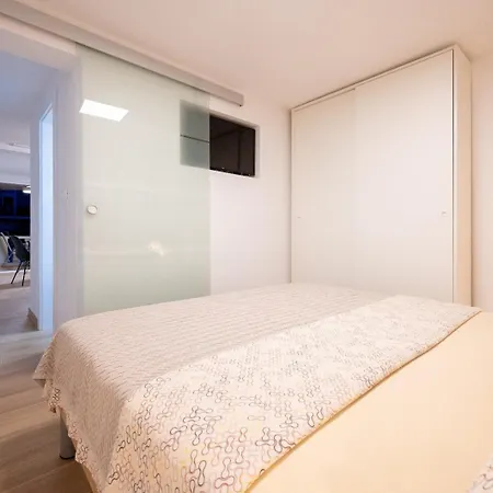 Apartamento In Mastrinka With Loggia, Air Conditioning, Wifi 5159-2 Trogir