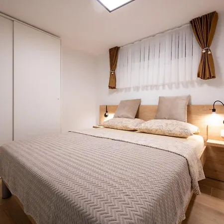 In Mastrinka With Loggia, Air Conditioning, Wifi 5159-2 Apartamento